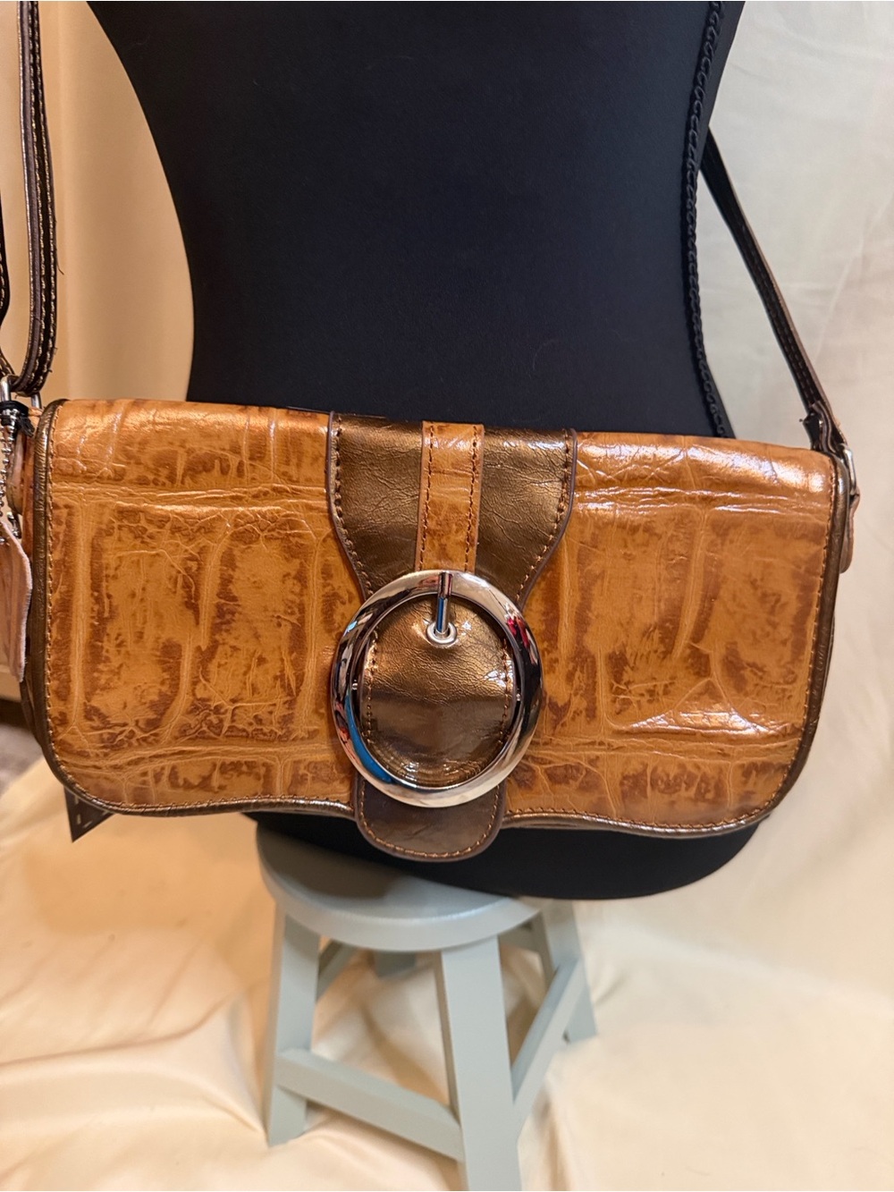 Classic Croc-Embossed Tan Crossbody with Silver Ring